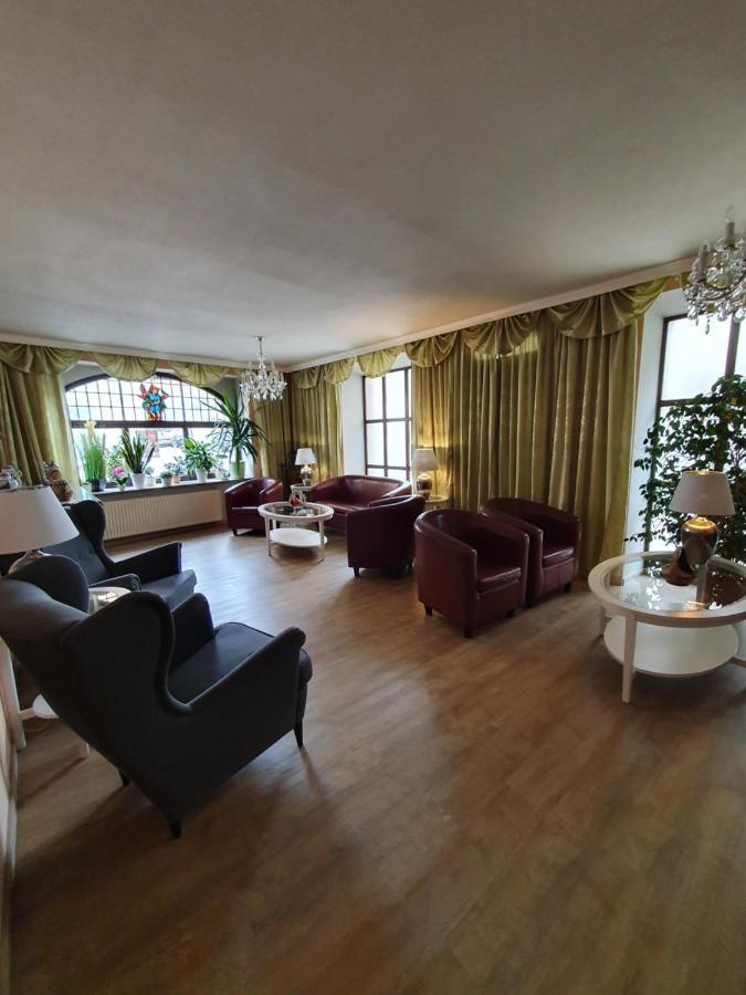 Hotel Zur Traube Freyburg Buitenkant foto