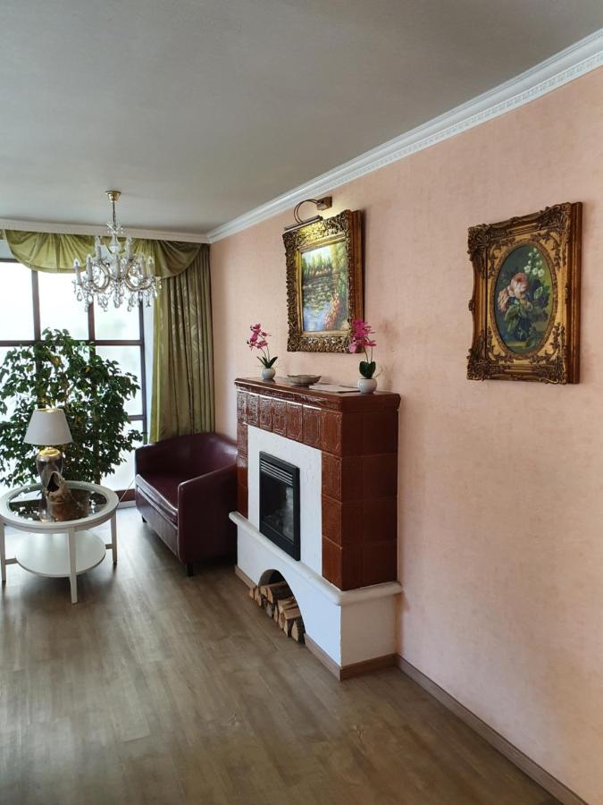 Hotel Zur Traube Freyburg Buitenkant foto