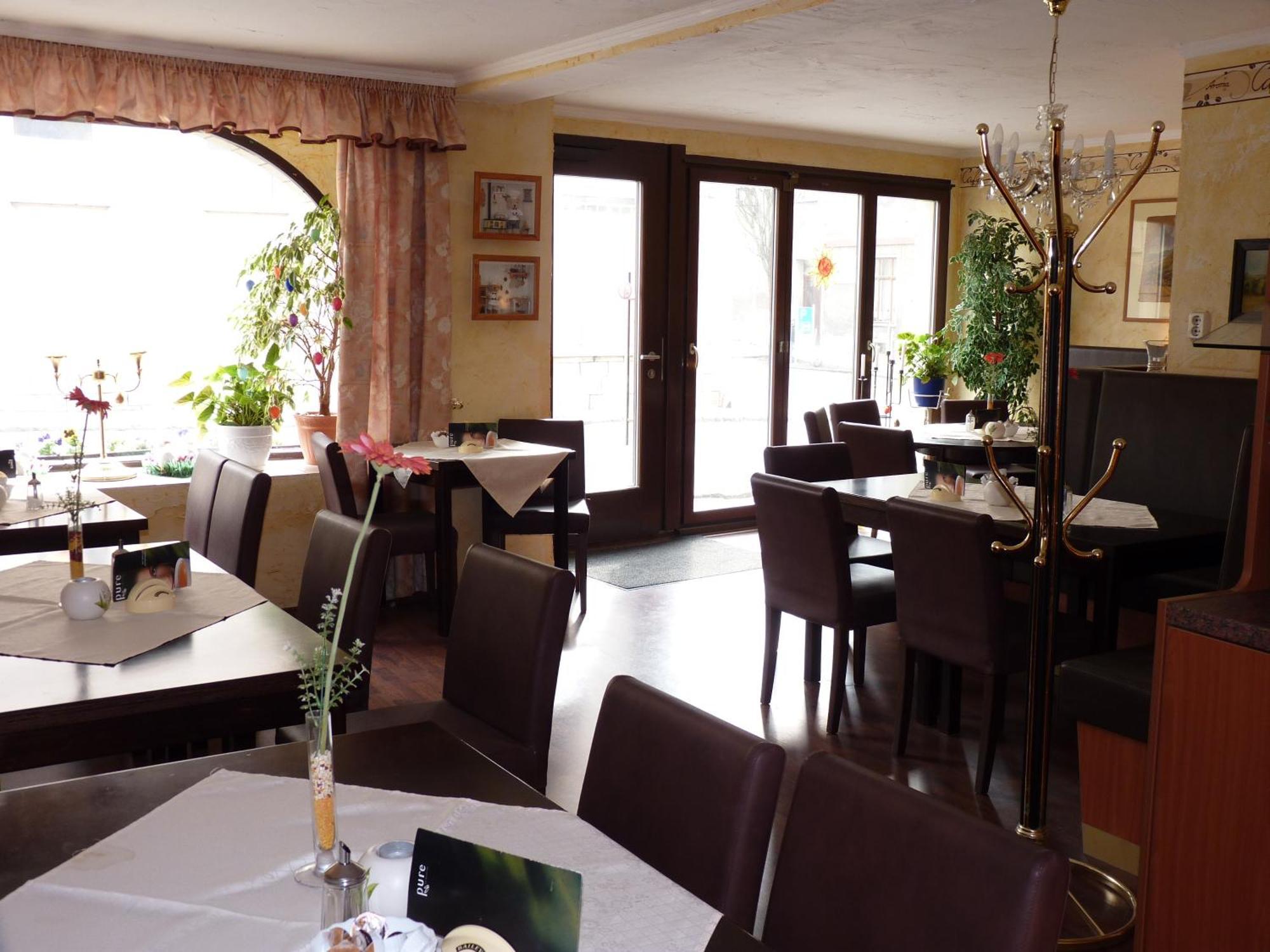 Hotel Zur Traube Freyburg Buitenkant foto