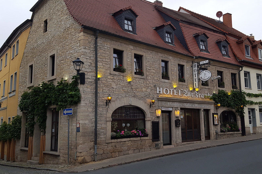 Hotel Zur Traube Freyburg Buitenkant foto