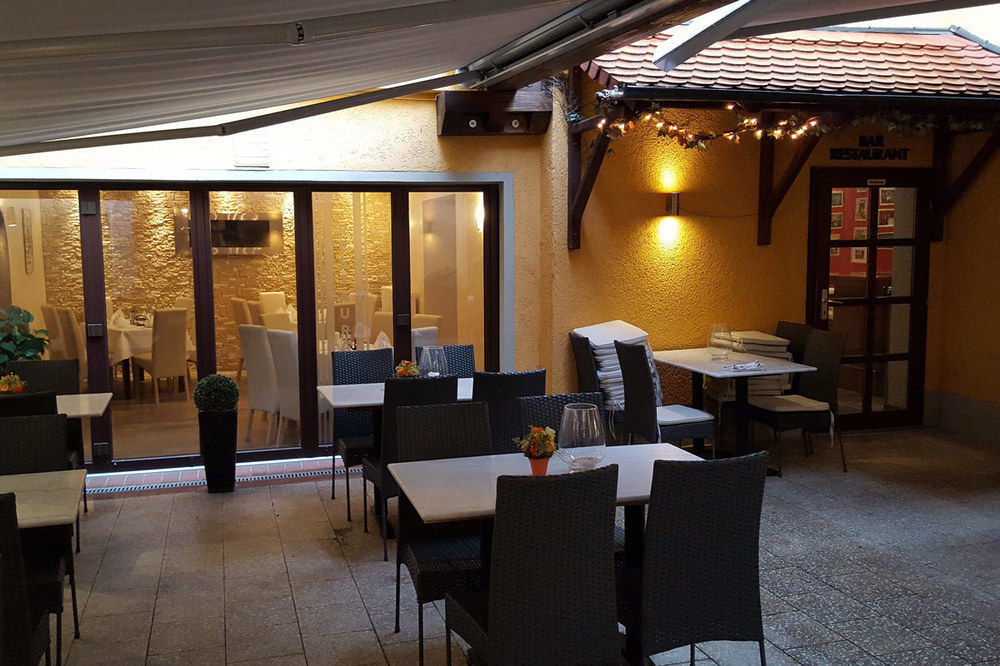 Hotel Zur Traube Freyburg Buitenkant foto